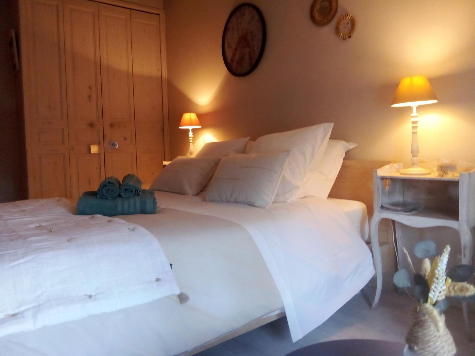 La Maison Perchee Aigues-Mortes Rom bilde